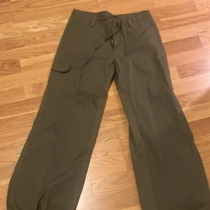 Låg midjade cargo pants - Perfekt skick