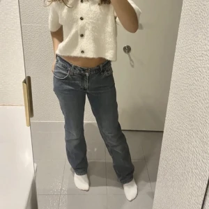 Low waist jeans  - Säljer dessa jeans eftersom den är för små för mig. Bilderna är från hon jag köpte av💕
