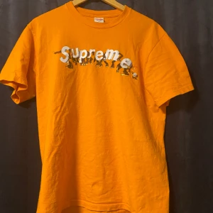 Supreme ”apes” Tee  - Very good condition, only worn a few times. No stains/holes. 