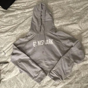 Gymshark tröja - Fin Gymshark tröja 🥰den är lite lila/grå i färgen 