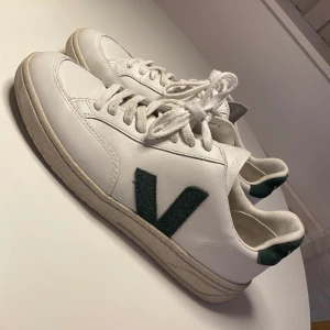 Veja skor - Veja skor sparsamt använda nypris 1785kr mitt pris 800kr
