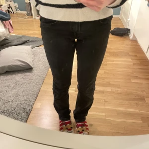 Stradivarius jeans - Säljer dessa snygga jätte lågmidjade straight jeans