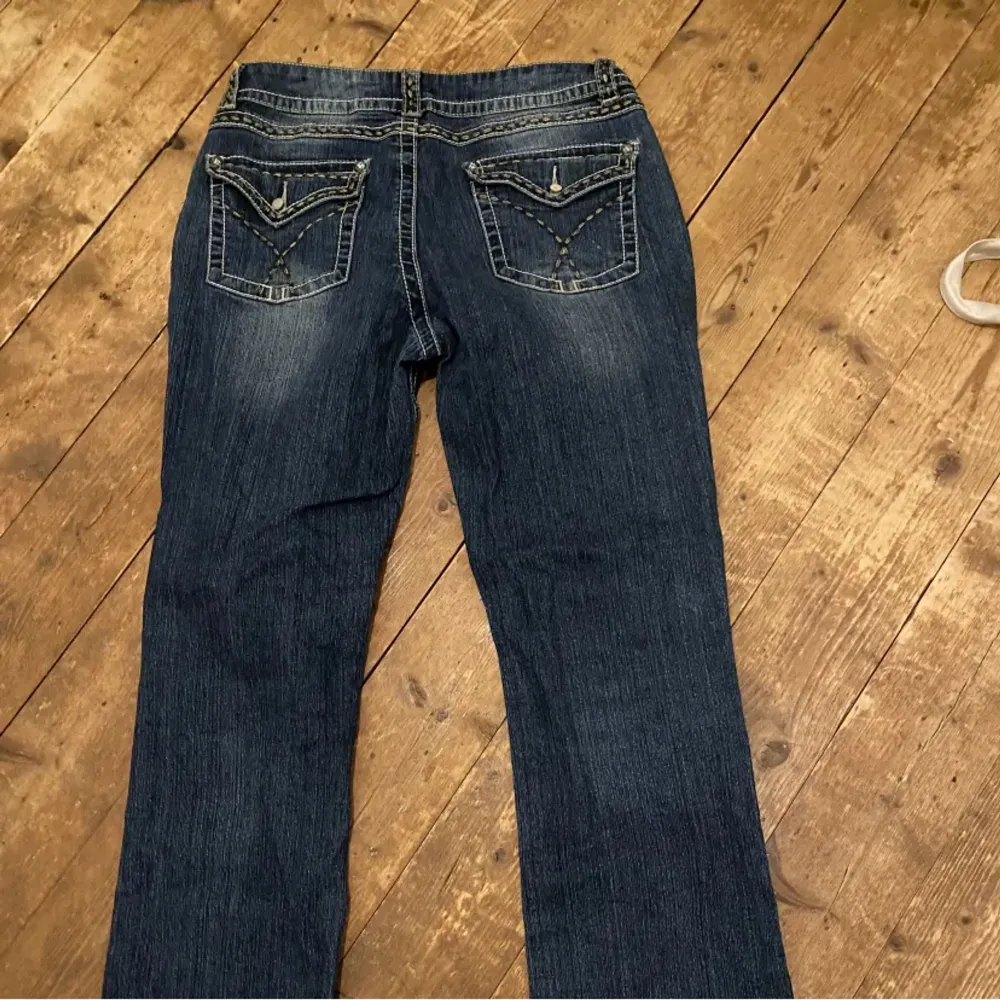 Jätte snygga jeans, säljer då dom är för stora på mig . Jeans & Byxor.