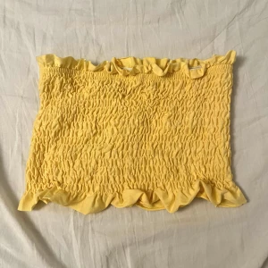 Bandeau topp - Gul ribbad bandeau topp från Nelly💘