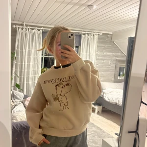 Tröja  - Säljer denna otroligt gulliga Snobben tröja! Nästan aldrig använd, bra skick XS/XXS/152 