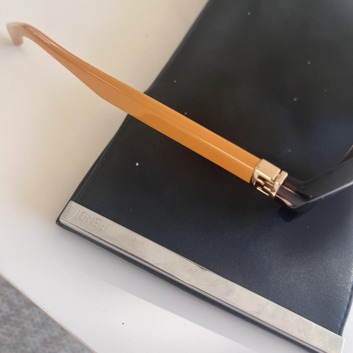 Fendi solglasögon  - 91