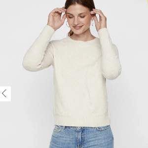 Säljer den här jättefina Vera Moda tröjan som är perfekt nu till vintern❤️❤️Lite nopprig men väl omhändertagen