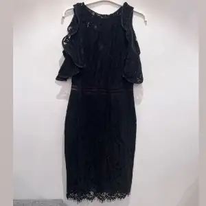 Superfin spets klänning från Y.A.S Helt ny Ord pris 600kr