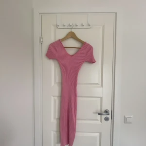 Jättefin rosa klänning - Jättefin rosa klänning säljes, skriv vid frågor eller intresse❤️