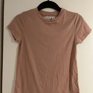 Rosa T-shirt från stay storlek xs mjukt material 