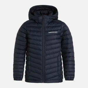 jacka - blåsvart dunjacka från peak performance i bra skick. ända ”felet” är att höger fickans dragkedja öppnar sig med den funkar ändå. väldigt fin och bekväm. stl 170 men sitter som en S. 🩷 