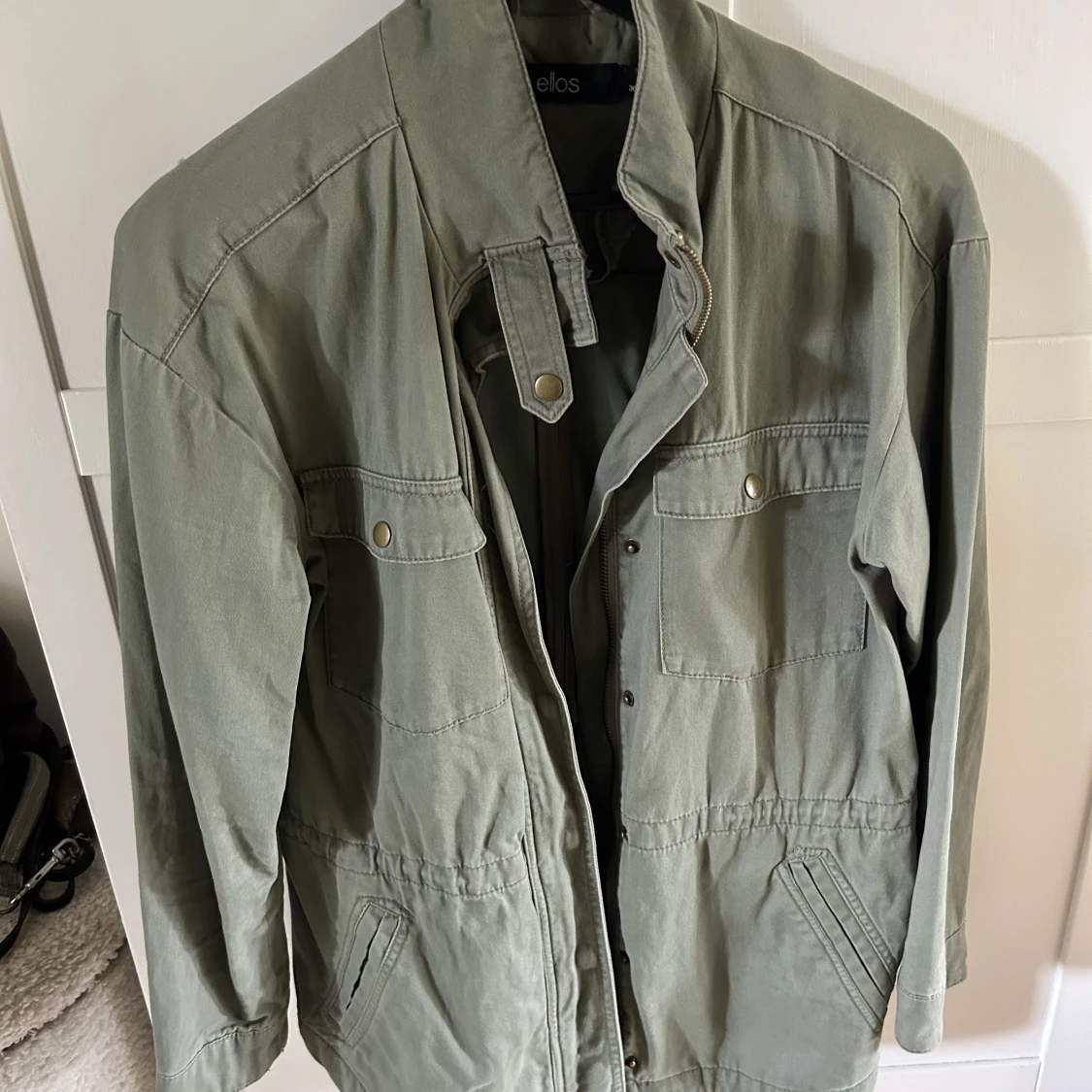 Grön militärjacka  - 90