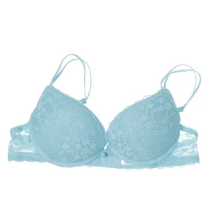 Turkos push up bh  - Seriös den finaste bh jag någonsin sätt. (Inga defekter) Säljer då den tyvärr inte passar längre, super gulligt blommönster. Köpt för 469kr ifrån censored - pris kan diskuteras 