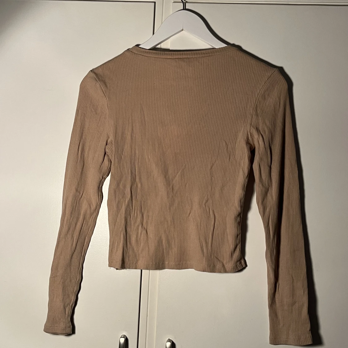 Brun ribbad tröja - 90