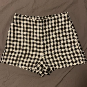 Plaid shorts  - Plaid shorts. Användat en gång, för stora för mig