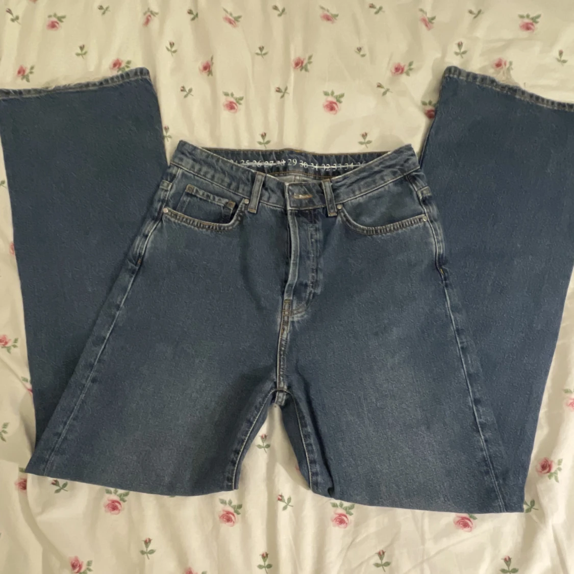 Blå baggyjeans - 91