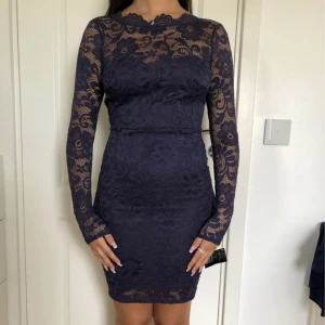 billig festklänning - storlek s. helt ny. kan diskutera pris 