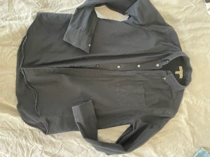 Whyred skjorta - Skjorta, svart från Whyred