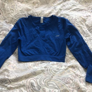 ICIW ribbad crop top ALDRIG ANVÄND - Storlek L Från ICIW Aldrig använd