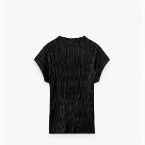 Zara topp  - Super fin plisserad zara topp köpt i vintras, endast använd ett fåtal gånger☺️☺️💞