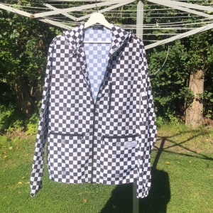 Axel Arigato Windbreaker - Axel Arigato Windbreaker i storlek M, knappt använd, köpt i Stockholm för 2800