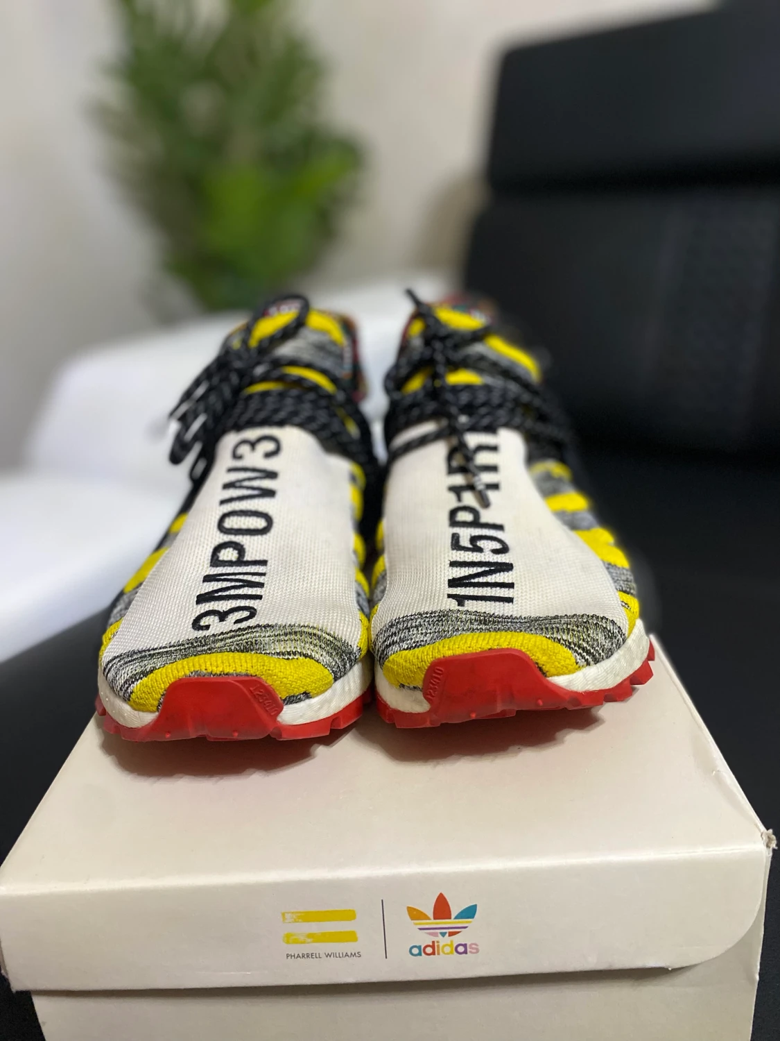 Human race skor  - 90