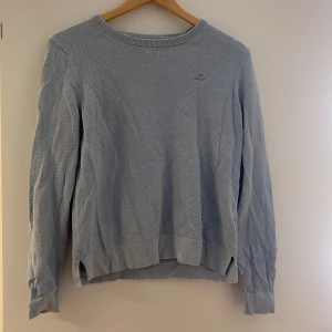 Tröja  - Fraktas eller hämtas i Tyresö.