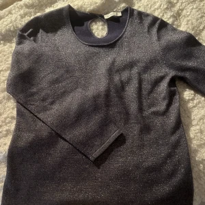 Festtop - Stickad festtop jag köpt secondhand men inte fann någon användning till.💕💕