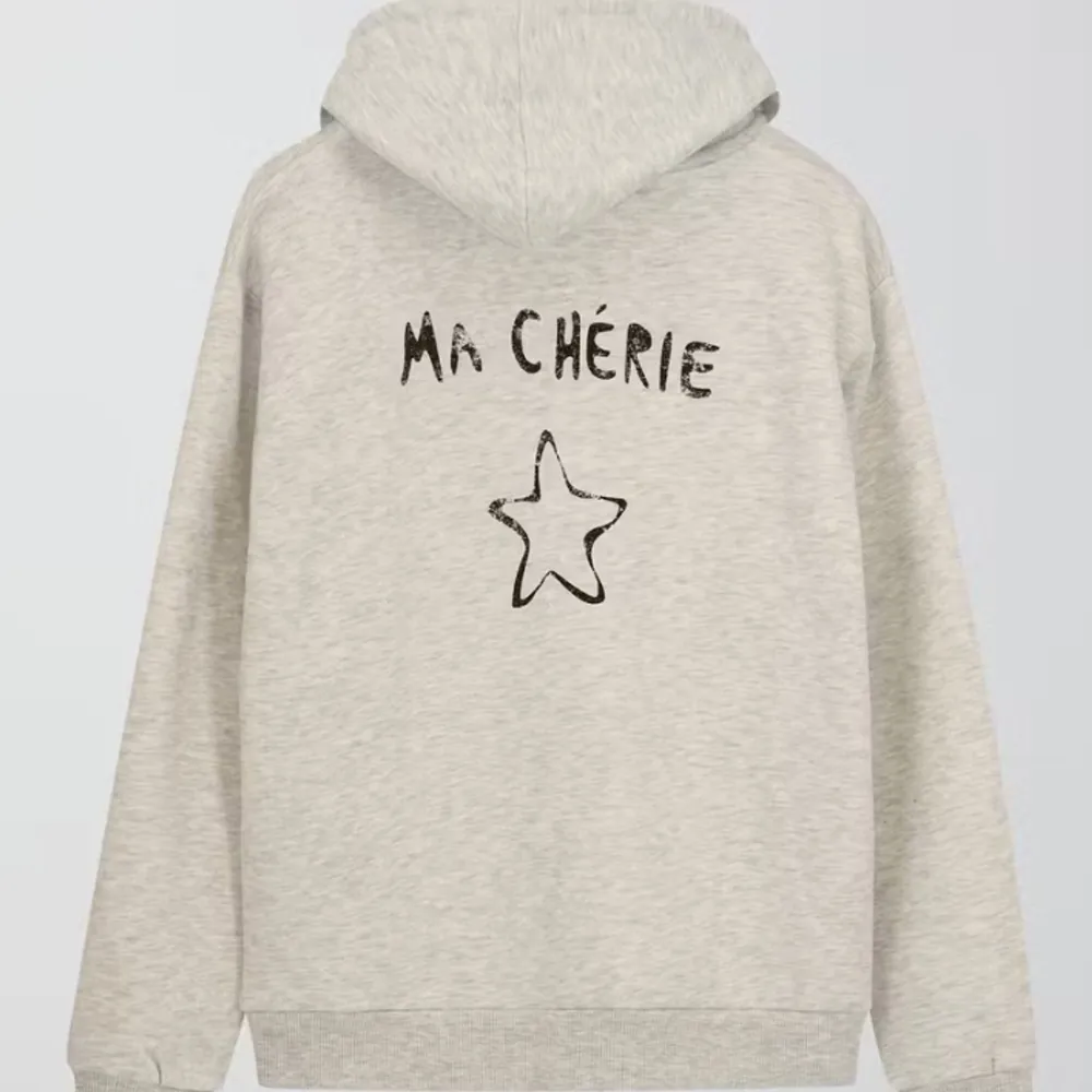 Intresse koll denna gråa ma cherie hoodie från gina tricot som är helt slutsåld, funderar på att sälja pg inte använder vid flera intresserade startas en budgivning ❤️! Den är ej såld ! . Hoodies.