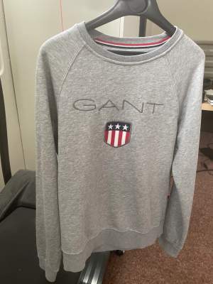 Gant sweatshirt som ny storlek xs säljs för 150kr, haft på mig 3 gånger storlek XS