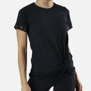 RÖHNISCH träningstopp  - Jolie knot tee från röhnisch. Sparsamt använd. Väldigt svalt material. Köpare står för frakt.