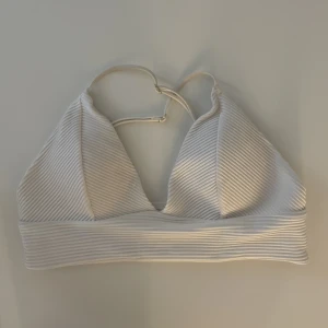 Bikini - Bikinitopp, helt oanvänd💞💞