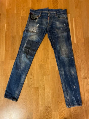 Dsquared2 jeans - Jeans från dsq i storlek 48