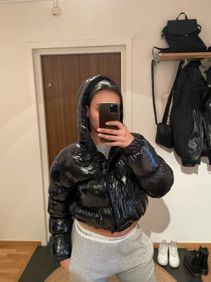 Cropped pufferjacket - Cropped pufferjacka 