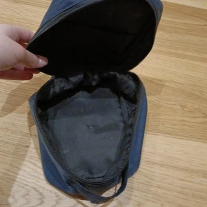 En bra och stor nessisär  - En bra,stor,blå nesesär från omron