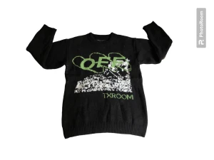 Off white sweatshirt  - Tja! Säljer nu denna ow tröjan. den är helt ny och aldrig använd. Inte äkta. Det står ingen size men skulle säga M/L den är 71cm lång och 54cm bred. Skriv privat för fler frågor.