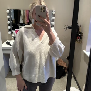 Populär tröja  - Vit tröja från hm stl S 