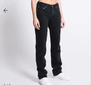 Jeans low Waits  - Säljer dom populära icon jeansen från lager 157.  Tyvärr är de för små för mig  Kan skickas idag