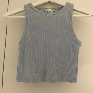 Ljusblått linne  - Ljusblått linne ifrån hm