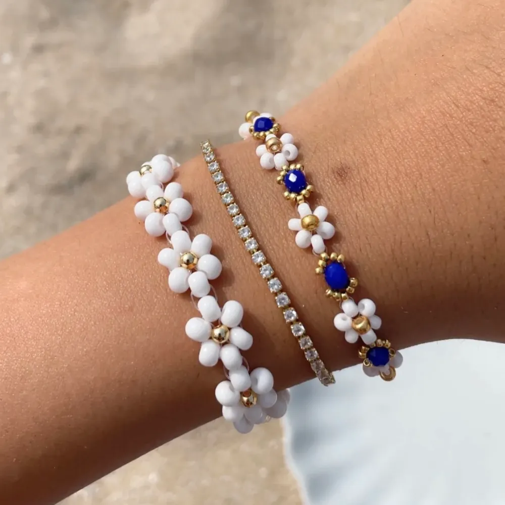 Key West bracelet i färgen Mykonos💙  Finns i olika storlekar 💙🤍 Det vita kostar 85kr🥰 Frakt 15kr Storlekguide: S:14-16cm M:16-18cm L:18-20cm Frakt 15kr💕. Accessoarer.