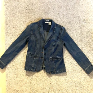 Jeans kavaj - Svin cool vintage Denim jacka!