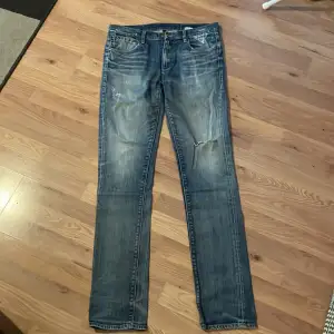 ett par emilio jeans som inte används. skit snygga skit bra skick