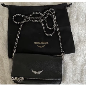 Zadig väska⚡️⚡️ - Super fin Zadig väska! Bra stick skriv ifall ni vill ha fler bilder😘😋⚡️