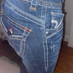 Lågmidjade jeans - Lågmidjade jätte fina jeans, från blue monkey skriv privat för att veta mer. Pris går att diskutera 