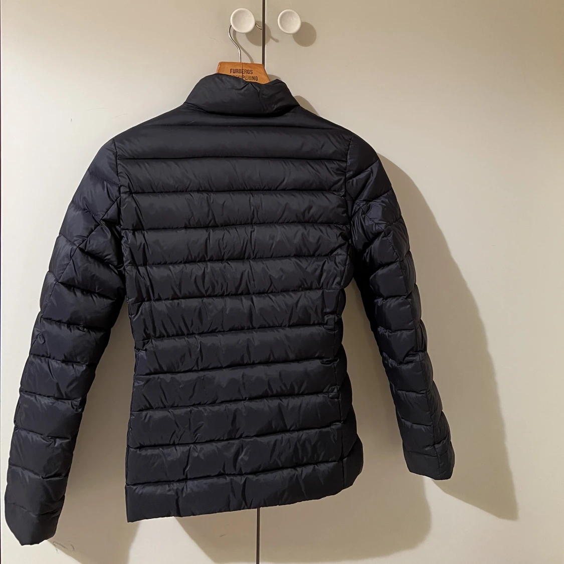 Tunnare dunjacka från Tommy Hilfiger  - 90