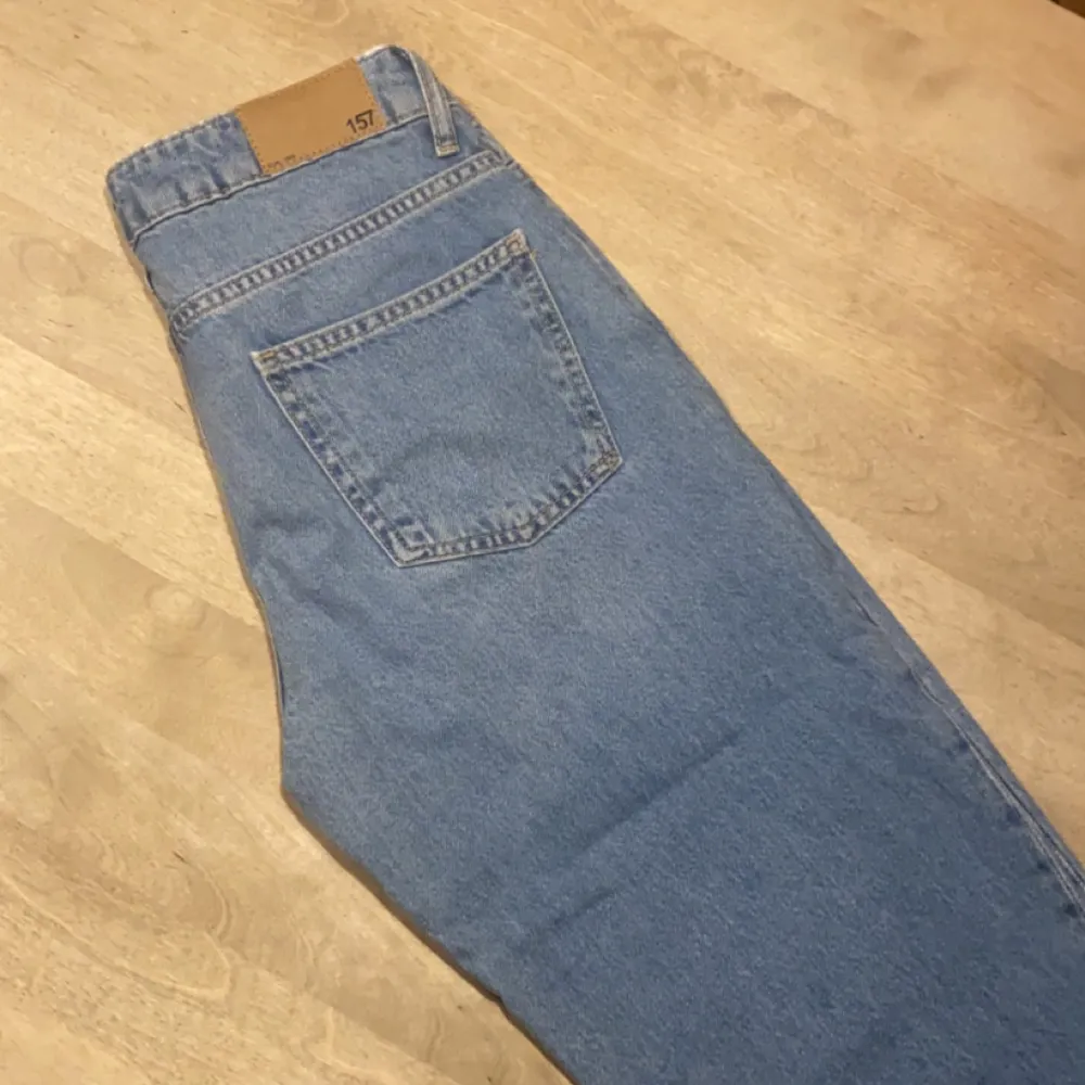 Mid waist Jean från lager 157. Använda fåtal gånger så i bra skick. Storlek S. Jeans & Byxor.
