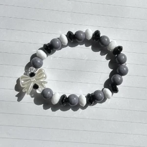 Rosett-armband - Handgjort armband med rosett 💖 ca mellan 16-16,5 cm. Köp via plick eller swish frakt (15 kr) 