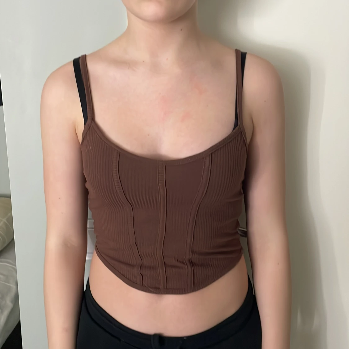 Brun ribbad topp - 90