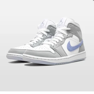 Jordans  - 3000kr för nya Air Jordan 1 Mid ”Wolf Grey”
