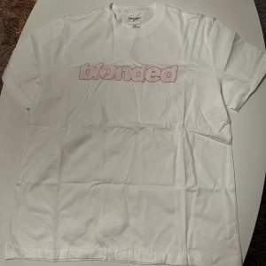 Frank Ocean Blond Tee - Frank Ocean ”Blonded” T-shirt. Storlek S (man) men funkar för både killar och tjejer! 